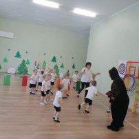 Новогодние забавы с Мишкой Новогодние забавы с Мишкой.